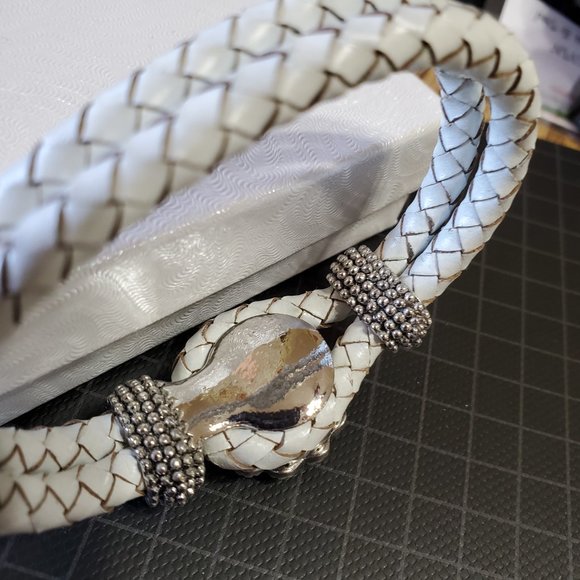 Ginger Snap/Interchangeable Button Snap Leather Noose Style Bracelet - Picture 4 of 7